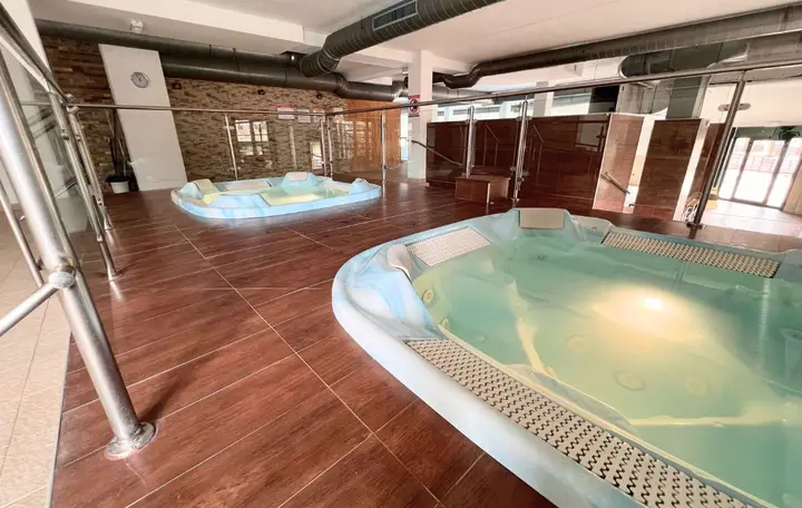 Ático amueblado con terraza en urbanización con spa, foto 4