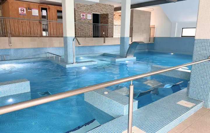 Ático amueblado con terraza en urbanización con spa, foto 5